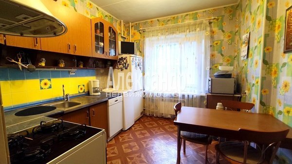 Продам трехкомнатную (3-комн.) квартиру, Кривоносова ул, д. 11 корп. б, Выборг г