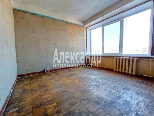 Продам трехкомнатную (3-комн.) квартиру, Кутузова б-р, д. 11, Выборг г