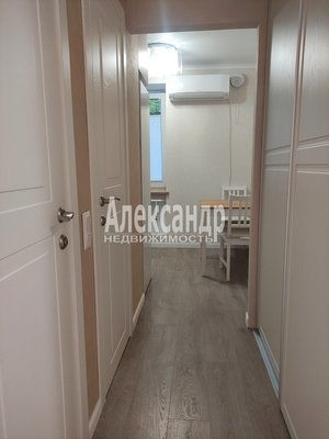 Продам двухкомнатную (2-комн.) квартиру, Батарейная ул, д. 6, Выборг г