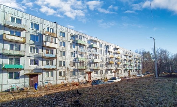 Продам двухкомнатную (2-комн.) квартиру, Лесной проезд, д. 16, Вещево поселок при железнодорожной стан п