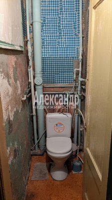 Продам комнату в 3-комн. квартире, Курляндская ул, д. 29/31, Санкт-Петербург г