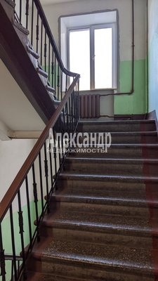 Продам комнату в 3-комн. квартире, Курляндская ул, д. 29/31, Санкт-Петербург г