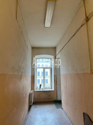 Продам комнату в 20-комн. квартире, Розенштейна ул, д. 33, Санкт-Петербург г
