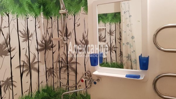 Продам двухкомнатную (2-комн.) квартиру, Бадаева ул, д. 8 корп. 1, Санкт-Петербург г