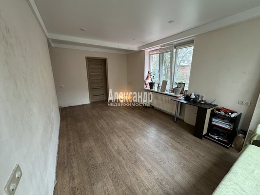 Продам многокомнатную квартиру, Большевиков пр-кт, д. 4 корп. 1, Санкт-Петербург г