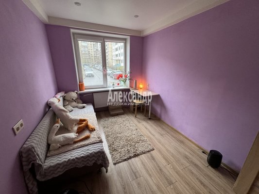 Продам многокомнатную квартиру, Большевиков пр-кт, д. 4 корп. 1, Санкт-Петербург г