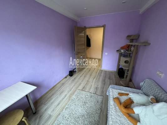 Продам многокомнатную квартиру, Большевиков пр-кт, д. 4 корп. 1, Санкт-Петербург г