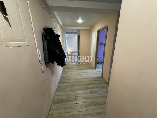 Продам многокомнатную квартиру, Большевиков пр-кт, д. 4 корп. 1, Санкт-Петербург г