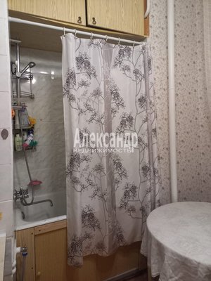 Продам трехкомнатную (3-комн.) квартиру, Зверинская ул, д. 34, Санкт-Петербург г