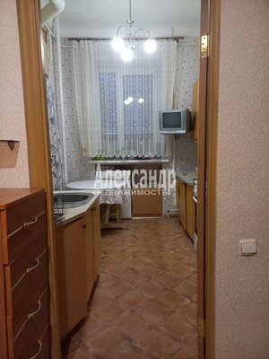 Продам трехкомнатную (3-комн.) квартиру, Зверинская ул, д. 34, Санкт-Петербург г