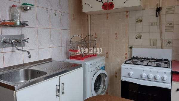 Продам многокомнатную квартиру, Культуры пр-кт, д. 11 корп. 5, Санкт-Петербург г