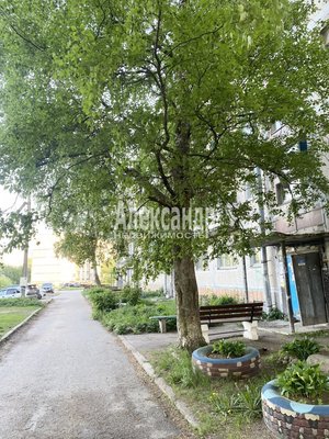 Продам двухкомнатную (2-комн.) квартиру, Центральная ул, д. 8, Коробицыно п