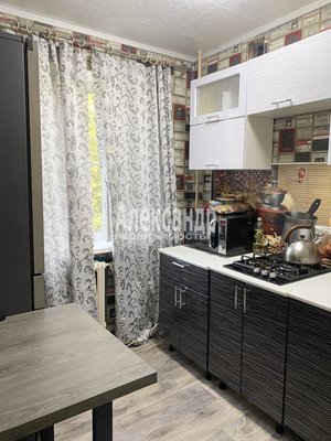 Продам двухкомнатную (2-комн.) квартиру, Центральная ул, д. 8, Коробицыно п