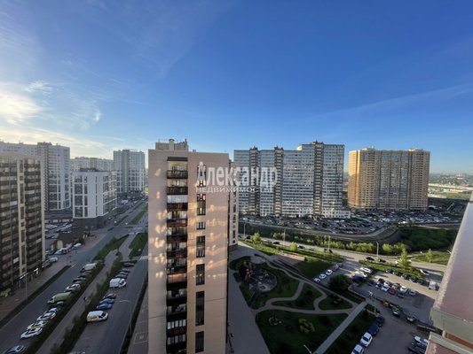 Продам двухкомнатную (2-комн.) квартиру, Менделеева б-р, д. 7 корп. 2, Мурино п