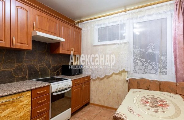 Продам двухкомнатную (2-комн.) квартиру, Кузнецова пр-кт, д. 20, Санкт-Петербург г