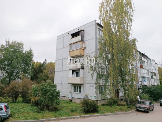 Продам трехкомнатную (3-комн.) квартиру, Кировские Дачи ул, д. 3, Выборг г