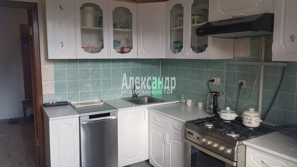 Продам трехкомнатную (3-комн.) квартиру, Мира ул, д. 32, Всеволожск г