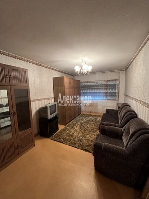 Продам двухкомнатную (2-комн.) квартиру, Красноармейская ул, д. 2, Светогорск г