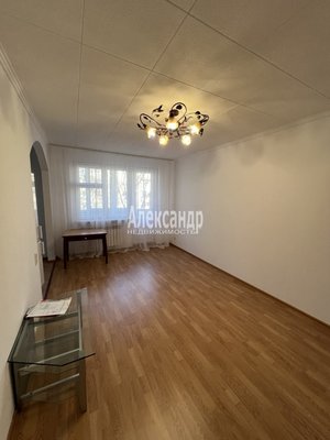 Продам трехкомнатную (3-комн.) квартиру, Спортивная ул, д. 4, Выборг г