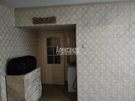 Продам трехкомнатную (3-комн.) квартиру, Дыбенко ул, 27к1, Санкт-Петербург г