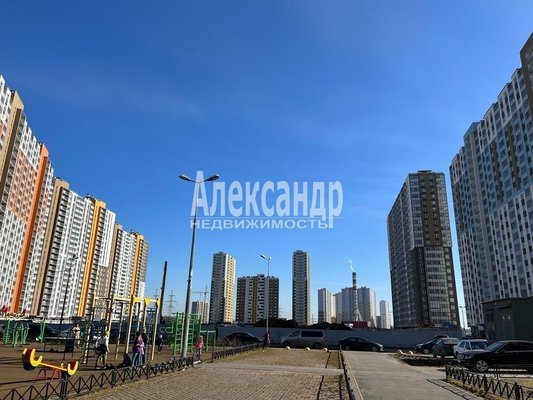 Продам однокомнатную (1-комн.) квартиру, Чарушинская ул, д. 2, Санкт-Петербург г