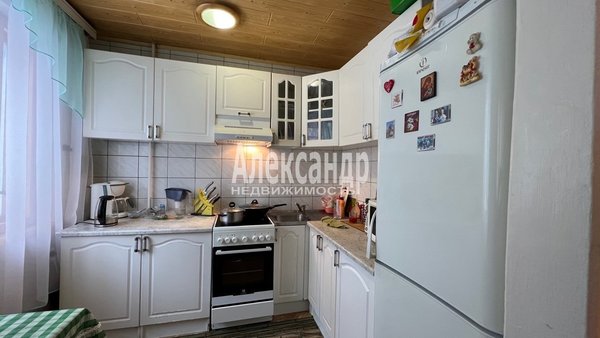 Продам трехкомнатную (3-комн.) квартиру, Пограничная ул, д. 9, Светогорск г