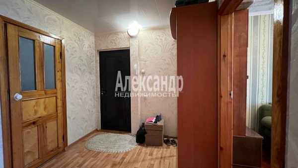 Продам трехкомнатную (3-комн.) квартиру, Пограничная ул, д. 9, Светогорск г