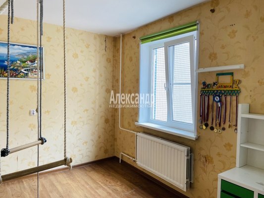 Продам трехкомнатную (3-комн.) квартиру, Авиаконструкторов пр-кт, д. 25, Санкт-Петербург г