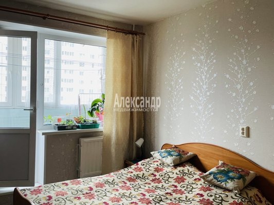 Продам трехкомнатную (3-комн.) квартиру, Авиаконструкторов пр-кт, д. 25, Санкт-Петербург г