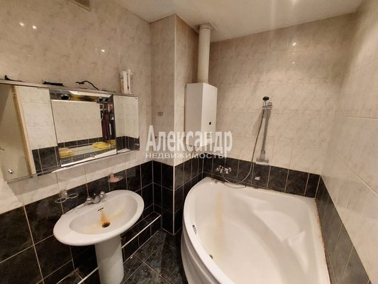 Продам трехкомнатную (3-комн.) квартиру, Белоусова ул, д. 29, Санкт-Петербург г