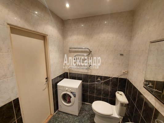 Продам трехкомнатную (3-комн.) квартиру, Белоусова ул, д. 29, Санкт-Петербург г