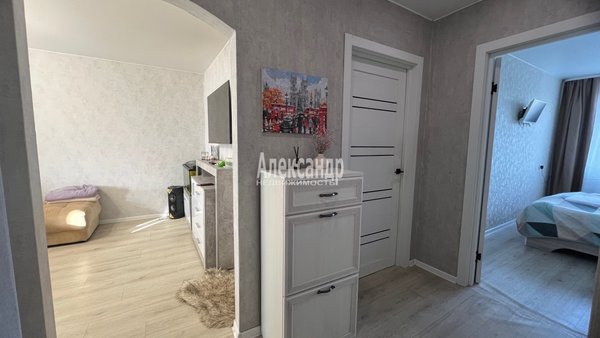 Продам трехкомнатную (3-комн.) квартиру, Судостроительная ул, д. 12, Выборг г