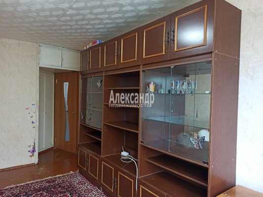 Продам двухкомнатную (2-комн.) квартиру, Офицерская ул, д. 8, Глебычево п