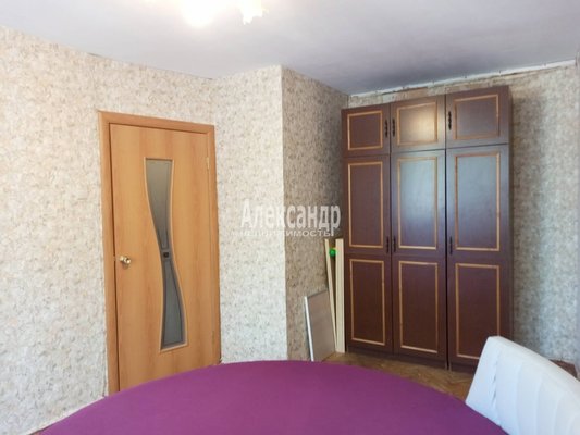 Продам двухкомнатную (2-комн.) квартиру, Офицерская ул, д. 8, Глебычево п