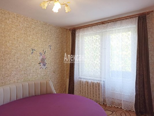 Продам двухкомнатную (2-комн.) квартиру, Офицерская ул, д. 8, Глебычево п