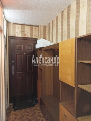 Продам двухкомнатную (2-комн.) квартиру, Офицерская ул, д. 8, Глебычево п
