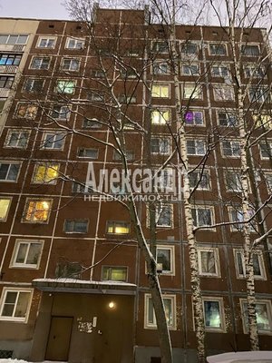 Продам комнату в 4-комн. квартире, Трудящихся б-р, д. 28, Колпино г