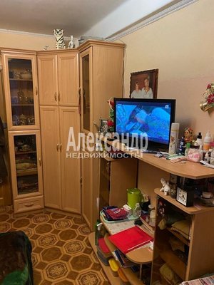 Продам комнату в 4-комн. квартире, Трудящихся б-р, д. 28, Колпино г