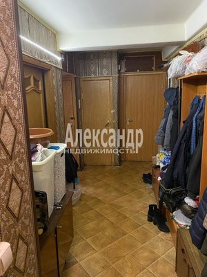 Продам комнату в 4-комн. квартире, Трудящихся б-р, д. 28, Колпино г