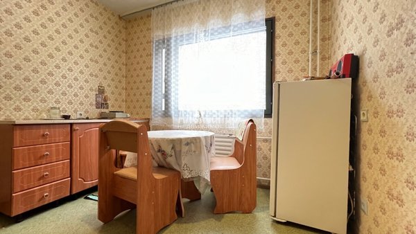 Продам трехкомнатную (3-комн.) квартиру, Красноармейская ул, д. 24, Светогорск г