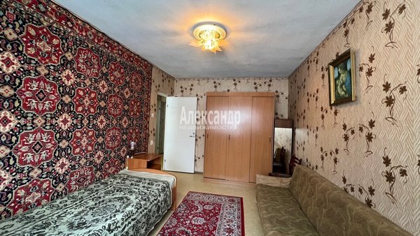 Продам трехкомнатную (3-комн.) квартиру, Красноармейская ул, д. 24, Светогорск г