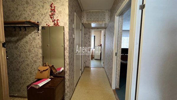 Продам трехкомнатную (3-комн.) квартиру, Красноармейская ул, д. 24, Светогорск г