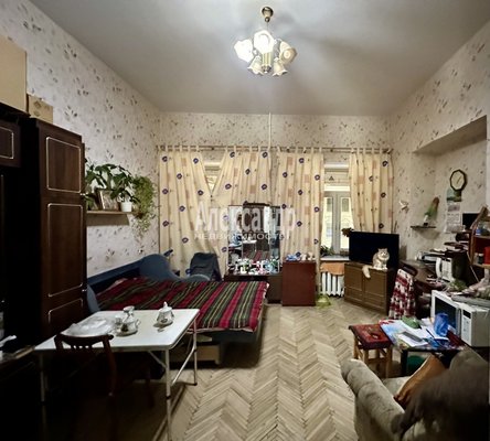 Продам многокомнатную квартиру, 1-я В.О. линия, д. 38, Санкт-Петербург г