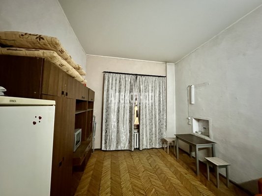 Продам многокомнатную квартиру, 1-я В.О. линия, д. 38, Санкт-Петербург г