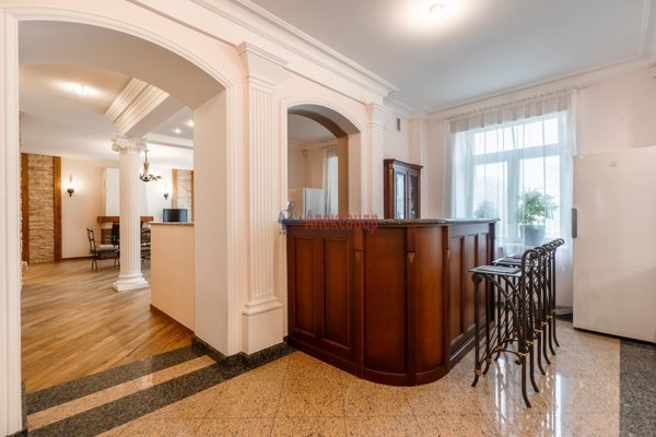 Продам многокомнатную квартиру, Дворцовая ул, д. 5, Пушкин г