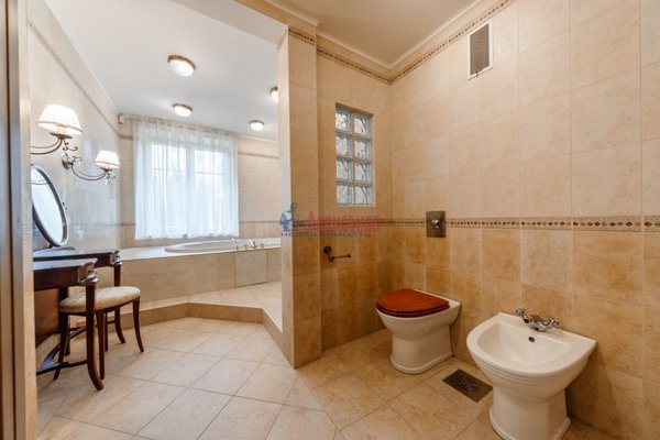 Продам многокомнатную квартиру, Дворцовая ул, д. 5, Пушкин г