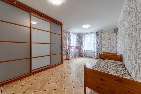 Продам многокомнатную квартиру, Дворцовая ул, д. 5, Пушкин г