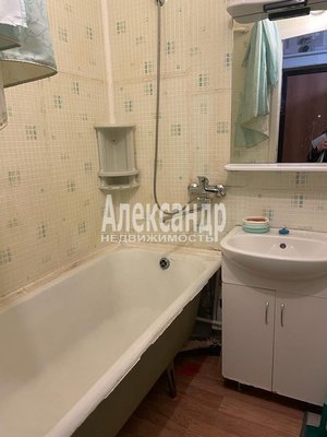 Продам двухкомнатную (2-комн.) квартиру, Ярослава Гашека ул, д. 4 корп. 1, Санкт-Петербург г