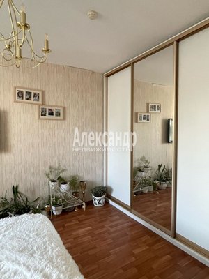 Продам трехкомнатную (3-комн.) квартиру, Шуваловский пр-кт, 84к1, Санкт-Петербург г