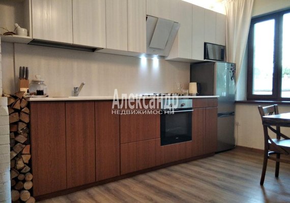 Продам двухкомнатную (2-комн.) квартиру, Малиновского ул, д. 10, Лахденпохья г